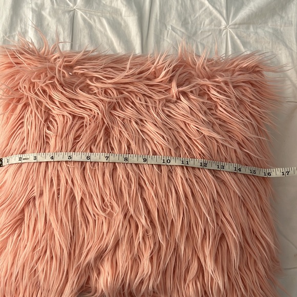 Mainstays Pink Fur Pillows 2 Pack - Picture 3 of 4